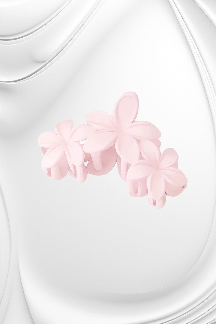 Hair clip with large flowers