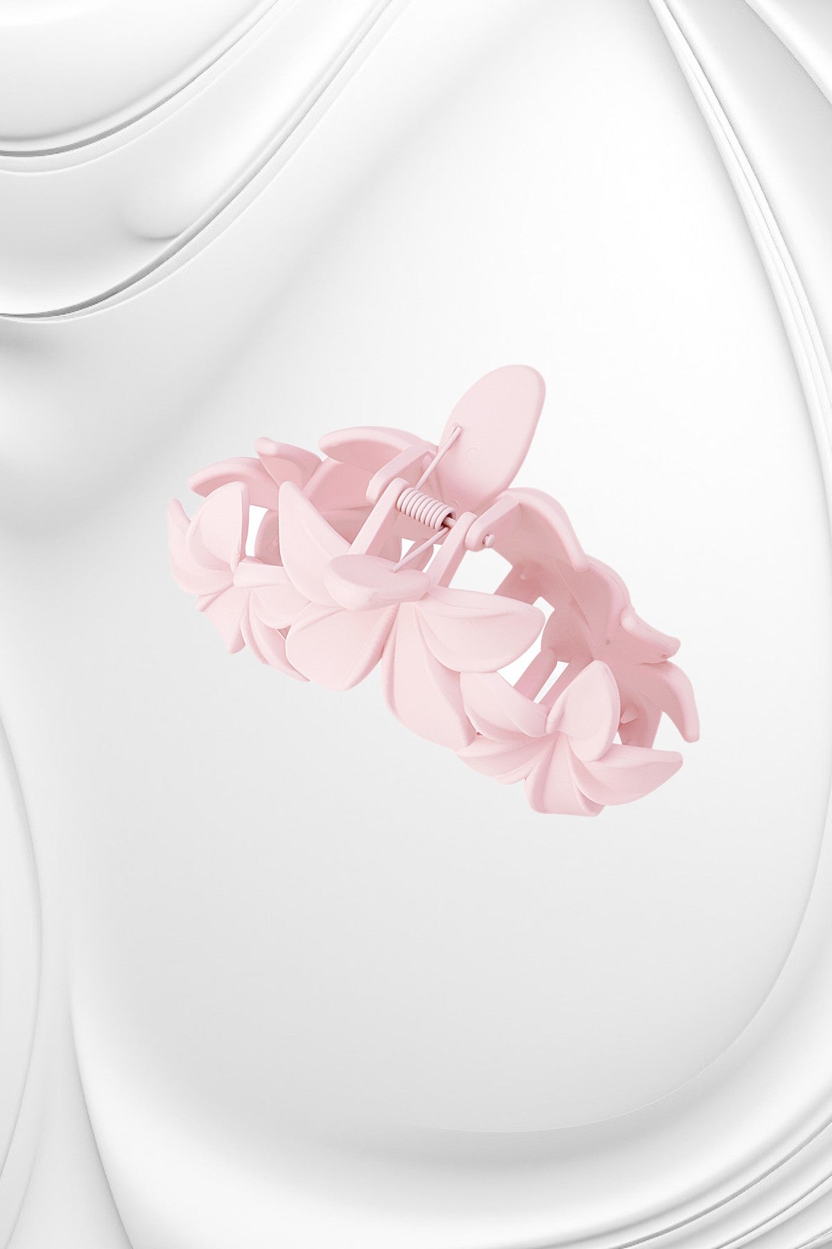 Hair clip with large flowers
