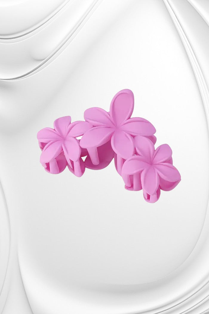 Hair clip with large flowers