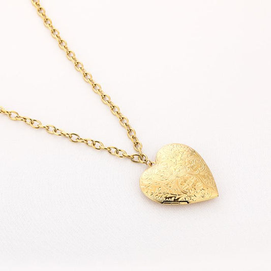 Sealed heart medallion