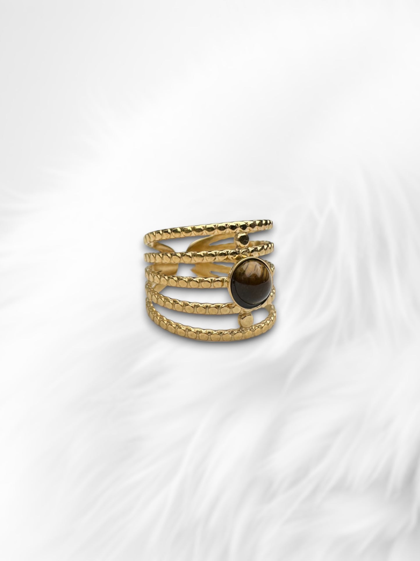 Five Gold Ring Brown Stone